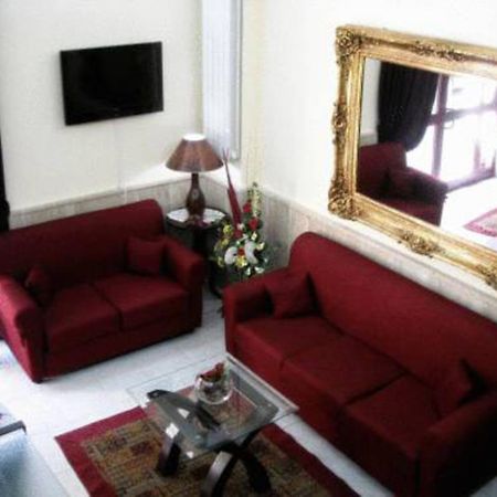 Hotel New Baby กาแซร์ตา ภายนอก รูปภาพ