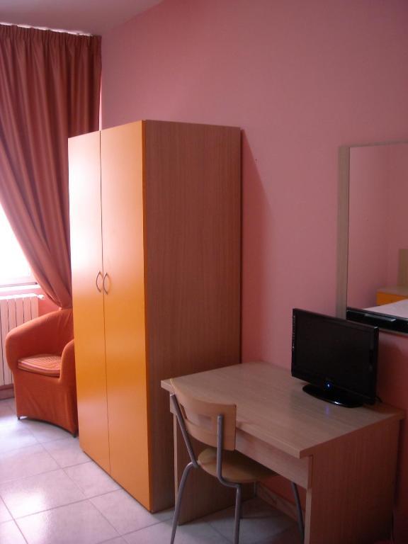 Hotel New Baby กาแซร์ตา ห้อง รูปภาพ