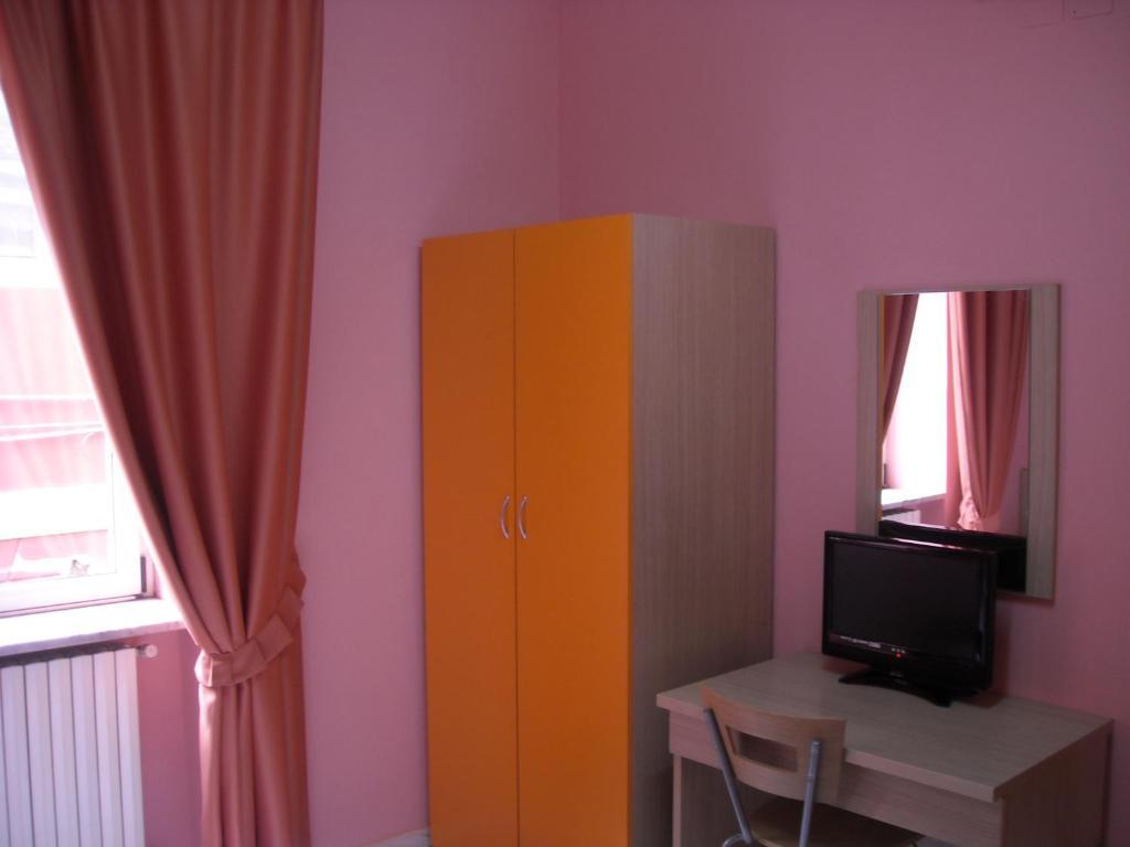 Hotel New Baby กาแซร์ตา ห้อง รูปภาพ