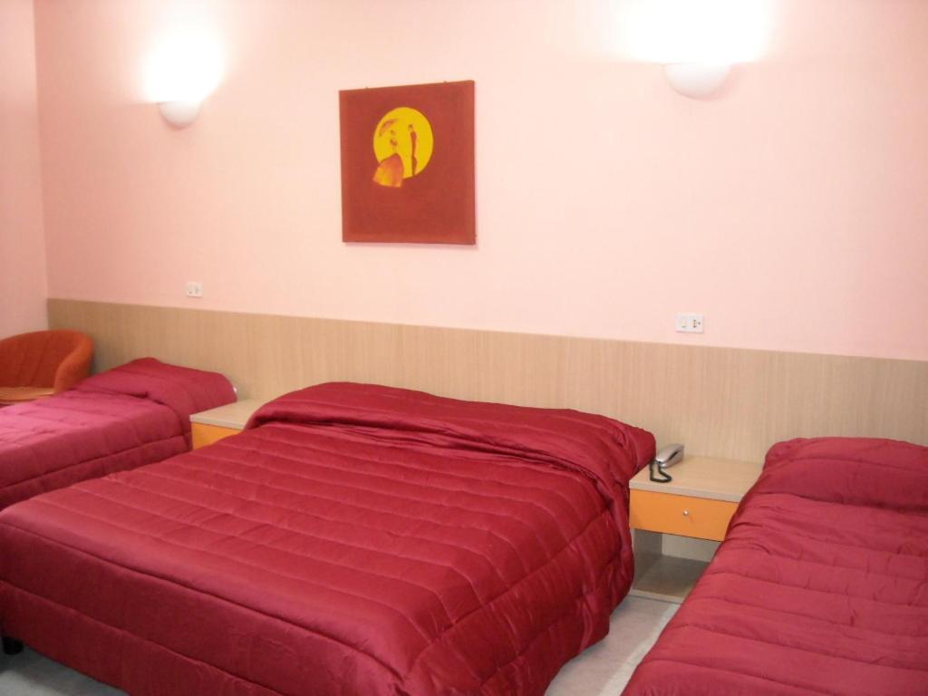 Hotel New Baby กาแซร์ตา ห้อง รูปภาพ