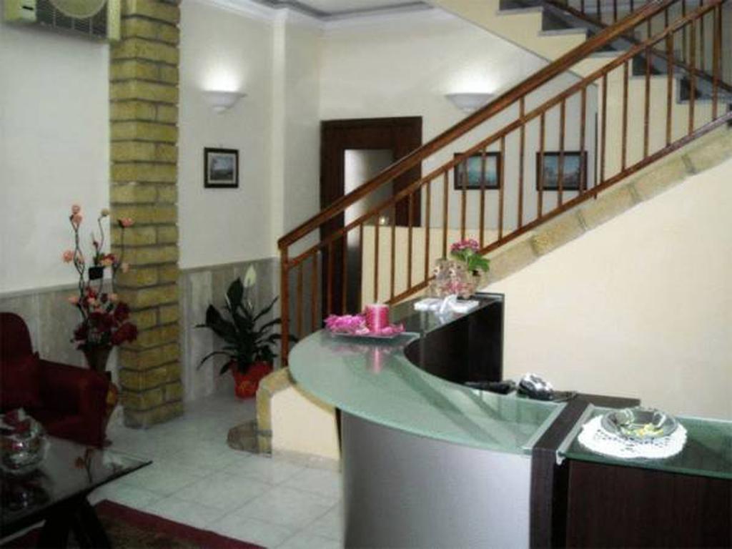 Hotel New Baby กาแซร์ตา ภายนอก รูปภาพ