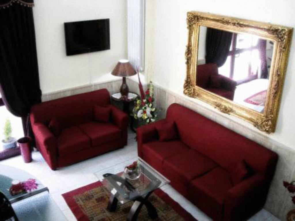 Hotel New Baby กาแซร์ตา ภายนอก รูปภาพ